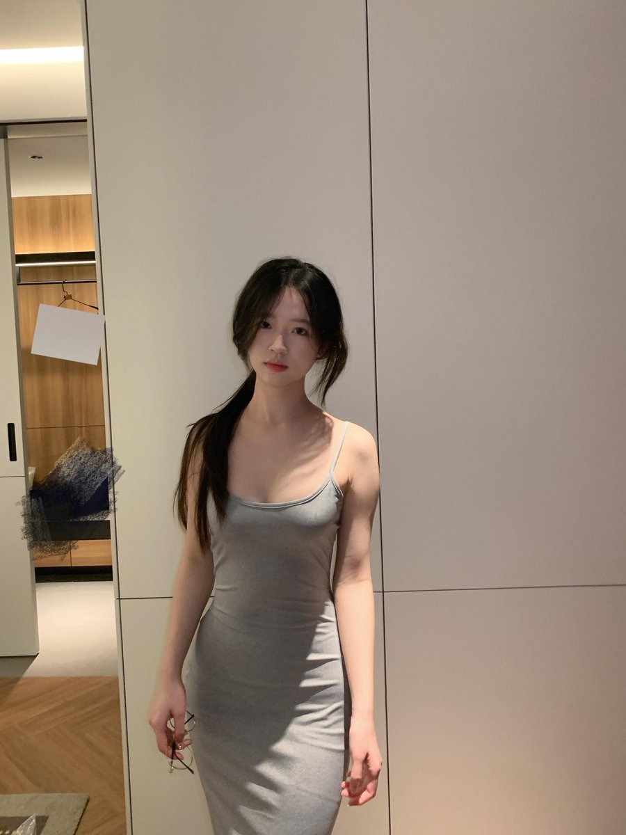 Seemavu1az's tweet photo. 天塌了 被06高中生凿了

我现在懵懵的

要看吗？准备删了'''…… https://t.co/rNhulRTJgv