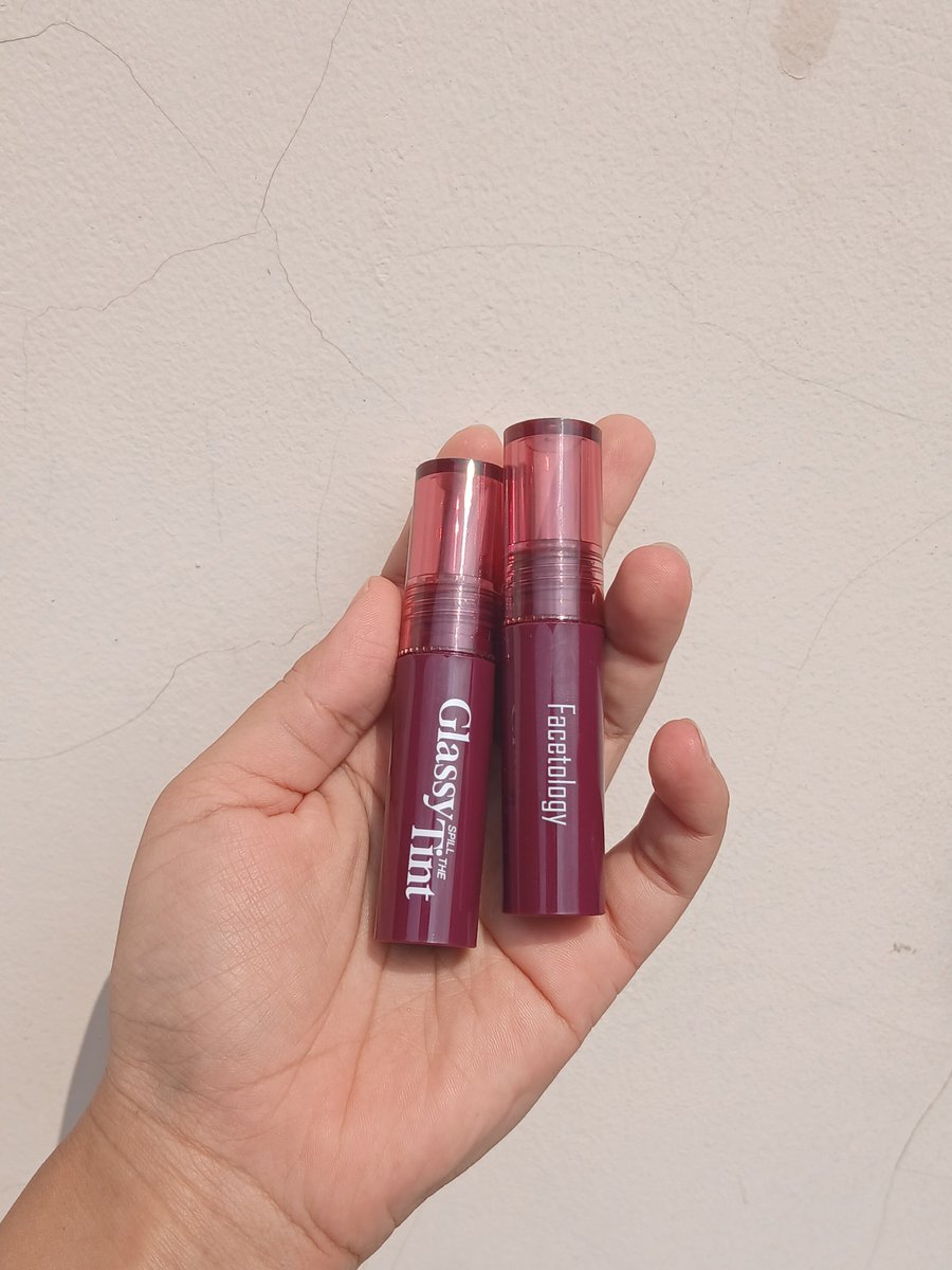 mediumganx's tweet photo. FACETOLOGY NGELUARIN SHADE BARU LAGI 😭🫵🏻dan nude pinknya CAKEP BANGET??? dan harganya 30 ribuan aja?? https://t.co/8P1g16Dv08