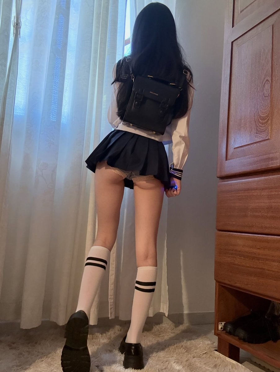 faustcg17's tweet photo. 有我这样的女朋友 你还不知足吗 https://t.co/qFYNIG2brt