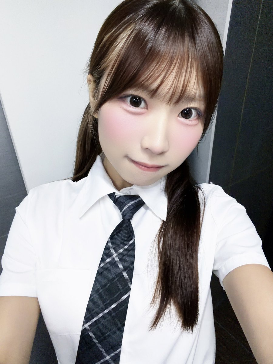 rin_axlt's tweet photo. せんぱーい♡❕ https://t.co/eTaEjqznXo