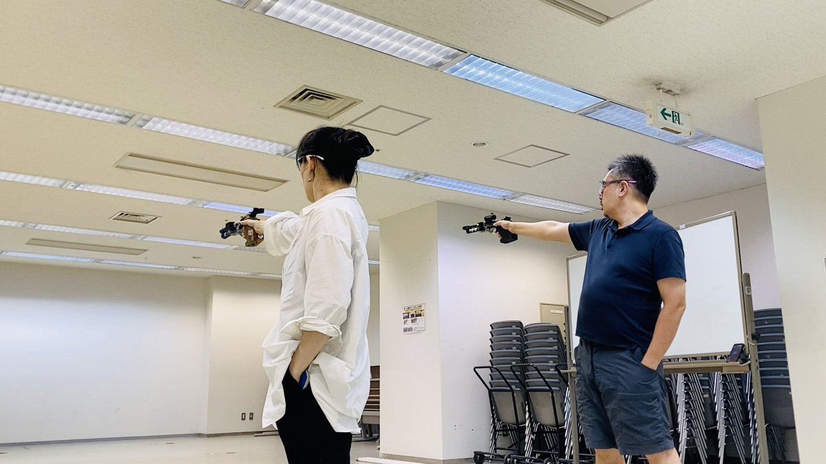 rt25shooters's tweet photo. 本日はモリタテニスセンターうつぼでAPS自由練習会を開催。

少人数だったので、マガジンを装着せず、抜弾を確認したうえでドライ練習をしました。
ドライファイアトレーナーを使いながら、じっくり自分の射撃と向き合いました。

次回は10/2(金)開催予定です！ https://t.co/D6u5eRylii