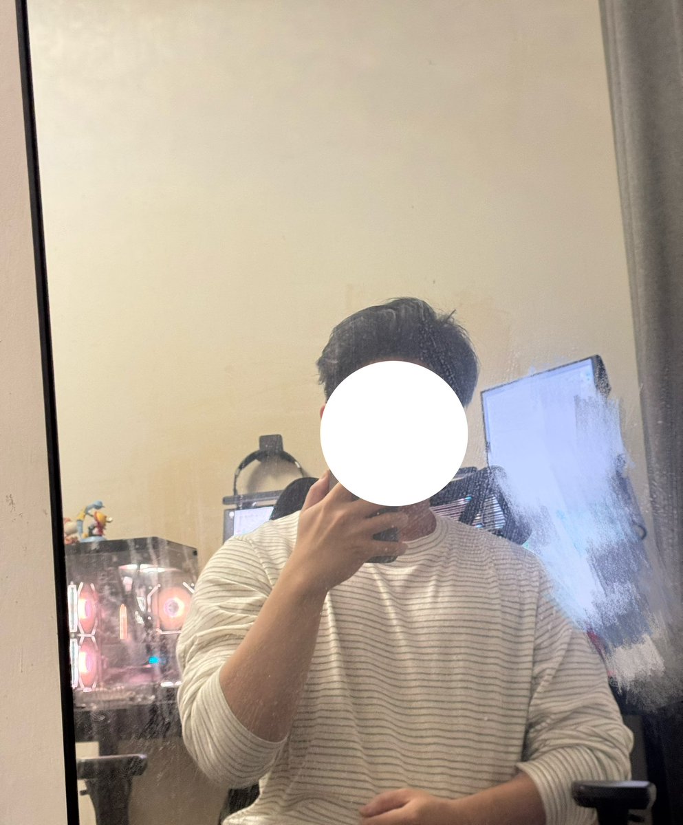 Rainyo0's tweet photo. 穿上被说很会做饭 人夫感很重的一件衣服…… https://t.co/N1Pudq8sc1