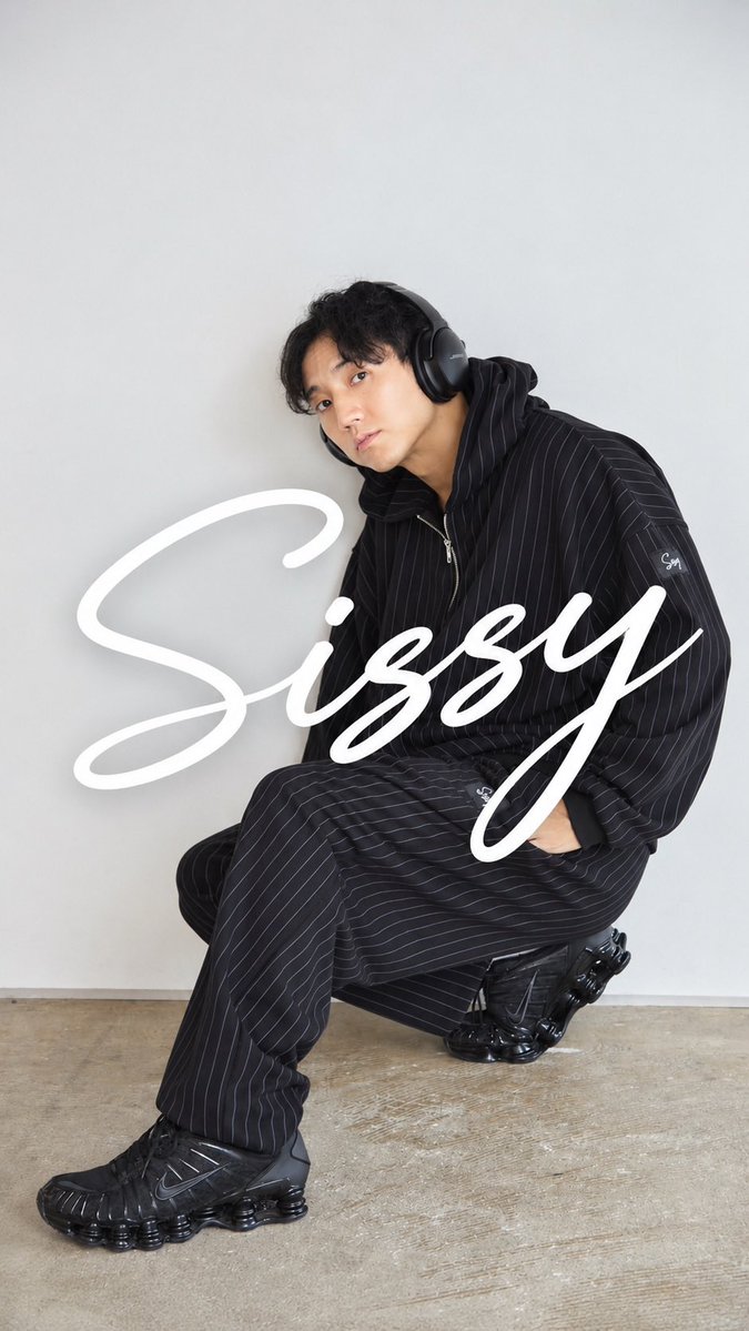 nishino_kinniku's tweet photo. シシースクワットから半年後
アパレルブランド【sissy】誕生 https://t.co/xqj51fhOoR