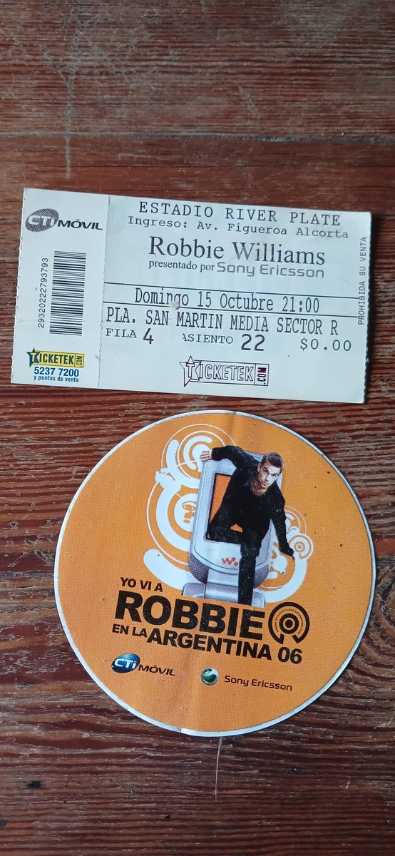 joaco10043's tweet photo. @SANTIAGODELMORO @la100fm #ElClubDelMoro Quiero ir a darlo todo en el recital de Robbie Williams!!! Hace 20 años que lo estoy esperando! 🙌🙌🙌🤎🍀🍀🍀 https://t.co/ITc9irFyEX