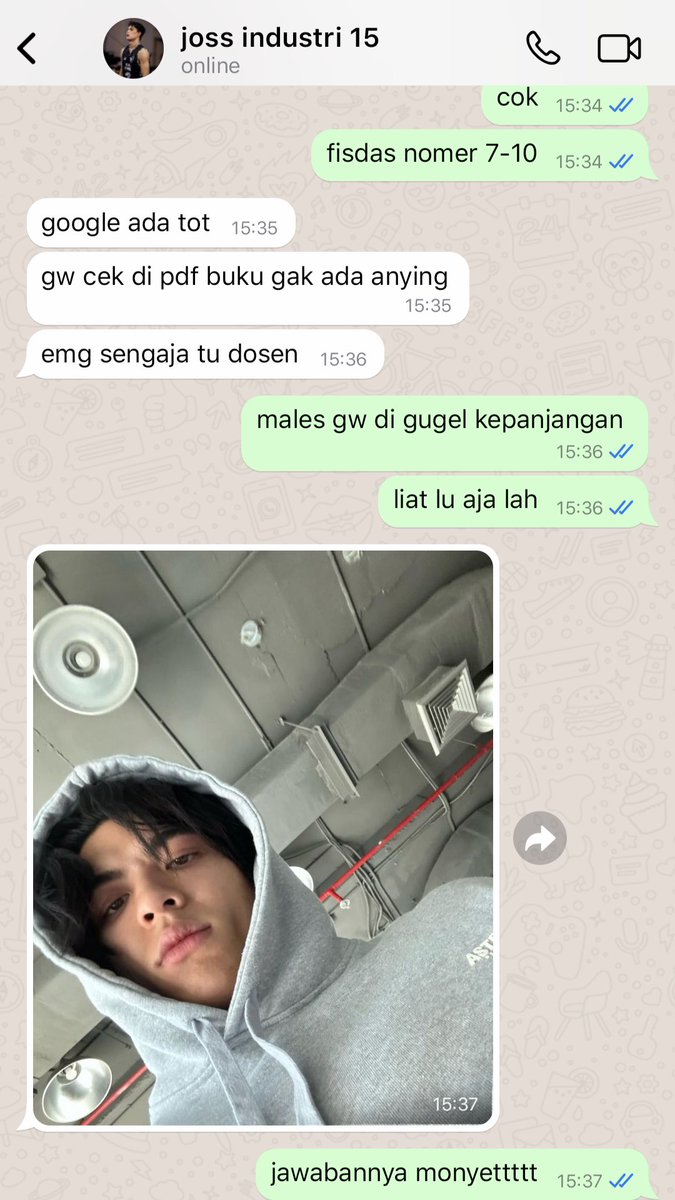 iHugvachi's tweet photo. #tingmeen ft Joss one tweet au

si krating belom kelar ngerjain tugas, akhirnye minta contekan ke temen sonoan banyak sama temen beneran die https://t.co/iB00ypSd5T