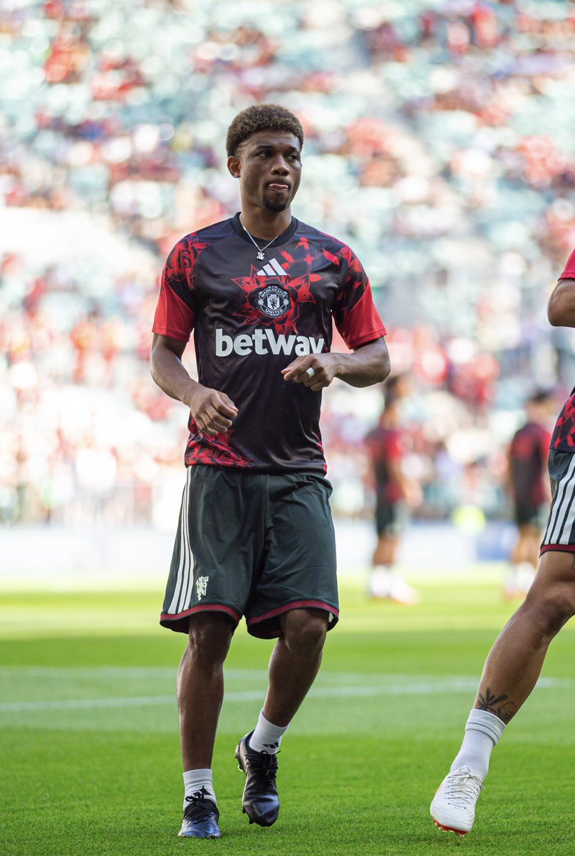 centredevils's tweet photo. 🚨🚨| JUST IN: Manchester United are hopeful that Amad will return for their first game after the international break against Tottenham. [@samuelluckhurst] https://t.co/HTyEmr4WVV