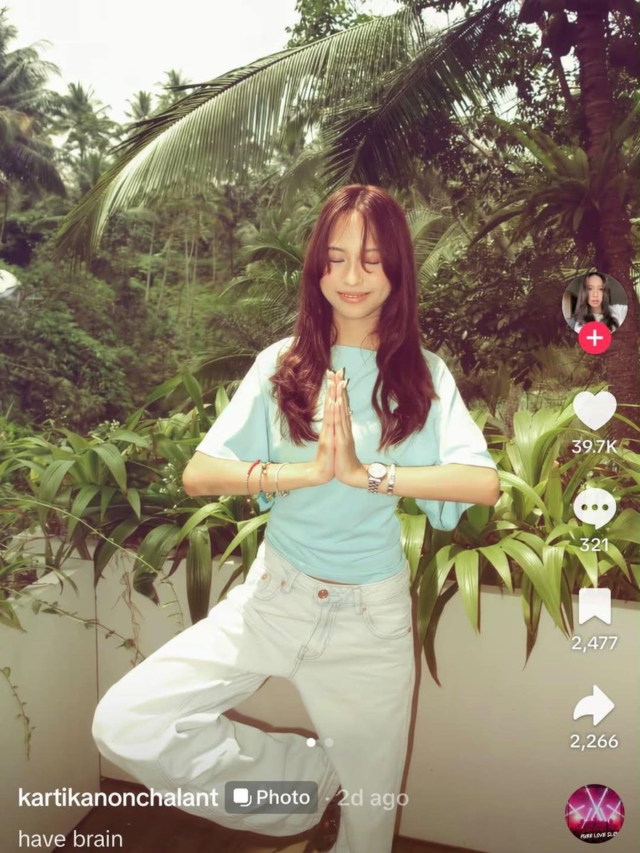 biduanssa's tweet photo. trend lo jelek kartika!!! 

gini ya, ada orang yang positif HIV karena dia "korban" bukan karena orgnya jajan.

kalopun becanda becanda lo jelek! https://t.co/zcLjHupEzm