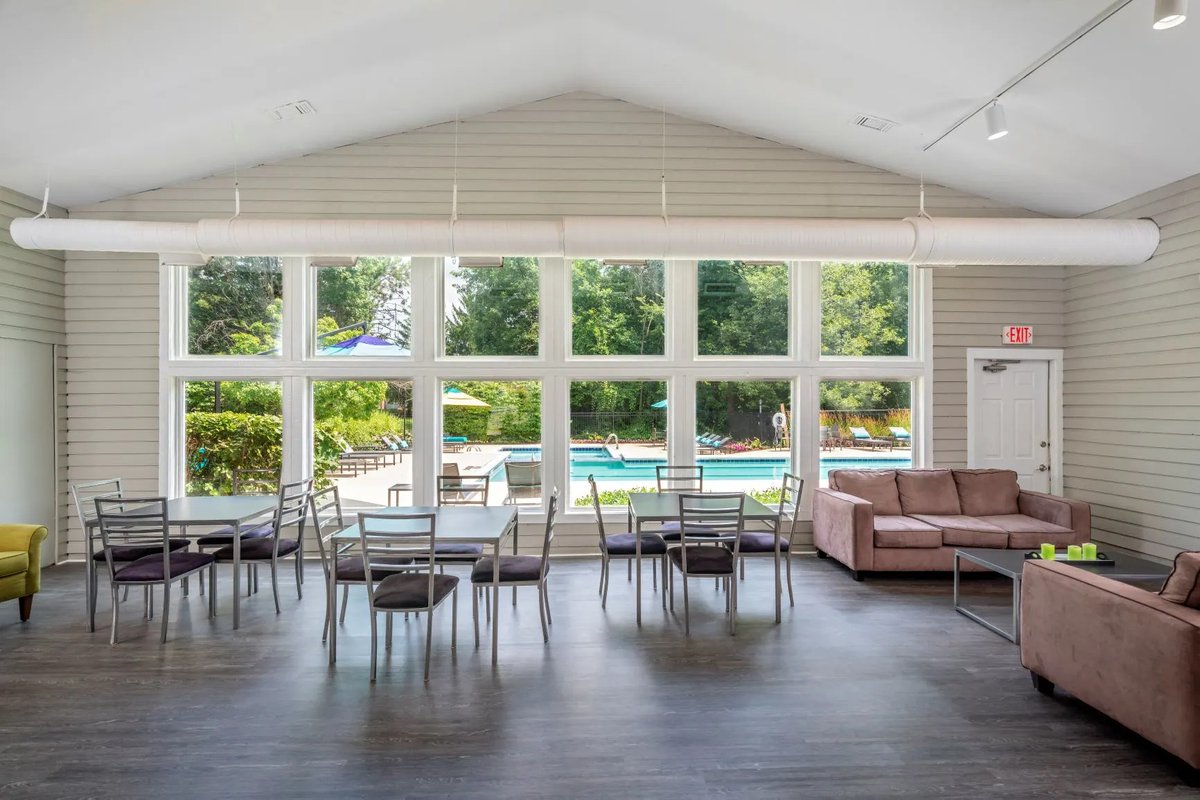 FairlaneMeadow's tweet photo. A comfortable home base lets the rest of the day fall into place. See what we mean at Fairlane Meadow. https://t.co/U9x86jslpX