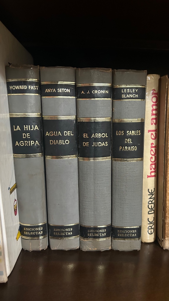 juandom97241475's tweet photo. De mi abuela para mi. Tocara leer y ver que tal. https://t.co/xSjpYsMQD9