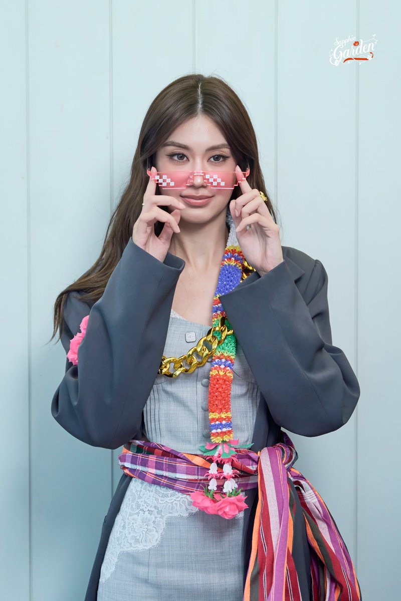 SapphicGardenTH's tweet photo. พี่พอจะเป็นไทบ้านยังคับ ไทบ้านชิคๆ 
ไทจุฬา ไทสยาม ไทคลองเตย  😂 

❤️‍🔥 PLS Love รักได้ไหม  
📅 ทุกวันศุกร์ เวลา 20:30 น.   
📺 ดูทีวีกด 33 ดูออนไลน์ที่ 3Plus 
⏳ ย้อนหลังได้ทาง 3Plus , iQIYI

#LenaMiu #lalinalena 
#PlsLoveรักได้ไหม #sapphicgarden https://t.co/tbSjabT1Uk