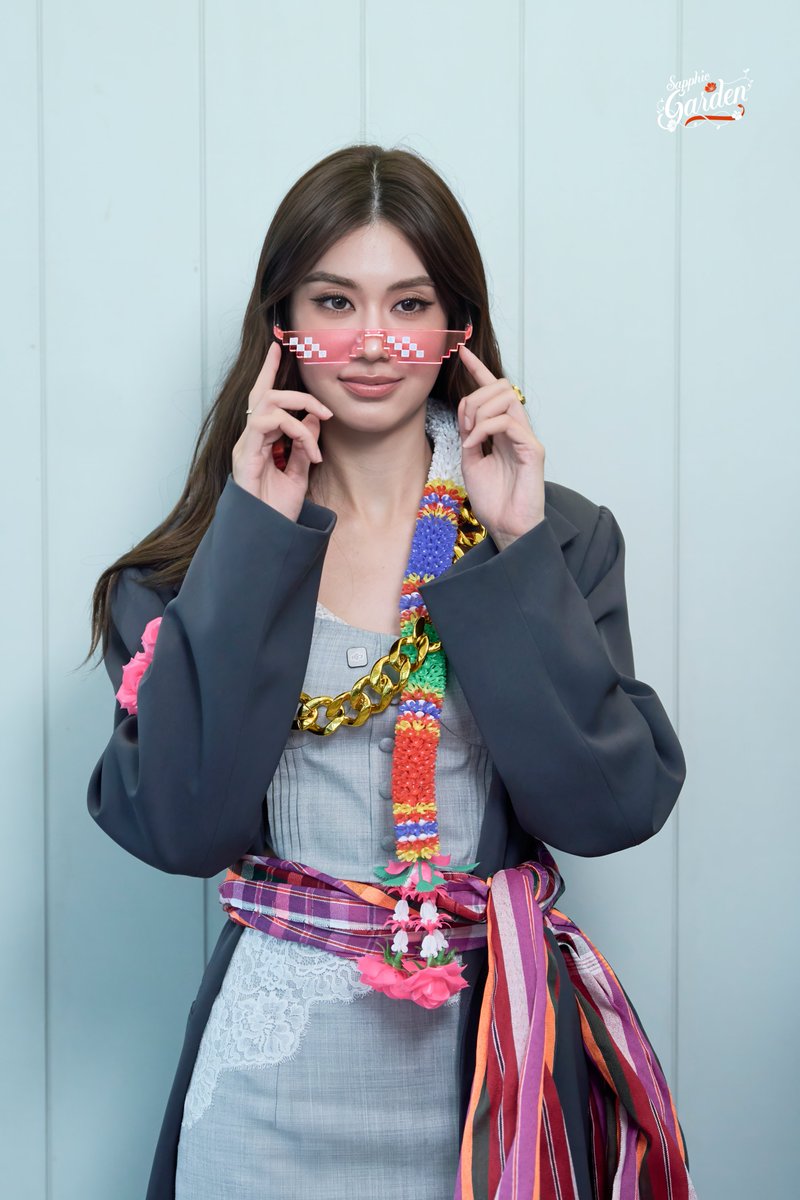 SapphicGardenTH's tweet photo. พี่พอจะเป็นไทบ้านยังคับ ไทบ้านชิคๆ 
ไทจุฬา ไทสยาม ไทคลองเตย  😂 

❤️‍🔥 PLS Love รักได้ไหม  
📅 ทุกวันศุกร์ เวลา 20:30 น.   
📺 ดูทีวีกด 33 ดูออนไลน์ที่ 3Plus 
⏳ ย้อนหลังได้ทาง 3Plus , iQIYI

#LenaMiu #lalinalena 
#PlsLoveรักได้ไหม #sapphicgarden https://t.co/tbSjabT1Uk
