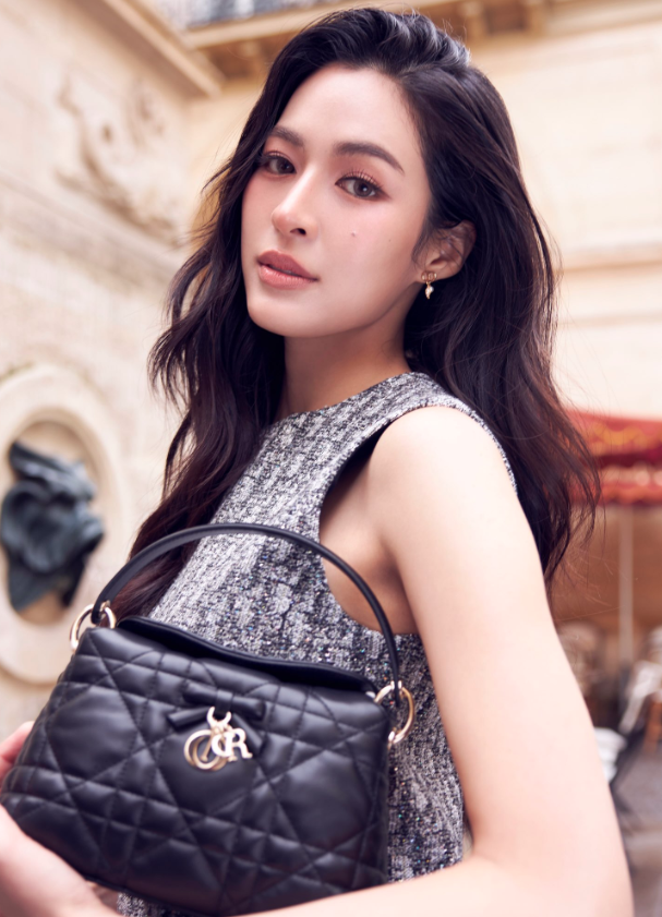 AboutMusicYT's tweet photo. LingOrm already take over X and trend with over 700,000 posts ahead of the Dior Fashion Show. https://t.co/Js1dPk9QXQ