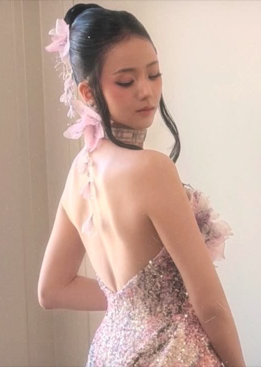soowhat____'s tweet photo. Waiting for the Main event as we should 

DIOR PRINCESS JISOO AT PARIS
#JISOOxDior #DiorSS27 #DiorSummer27 https://t.co/BE7BBklBIF