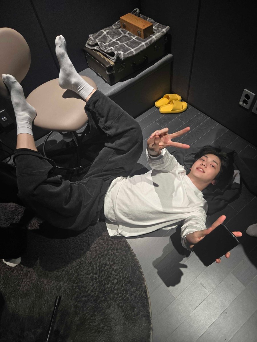 _choisoup's tweet photo. 엇 최수빈이다🐰 https://t.co/4jFJNgvQDo