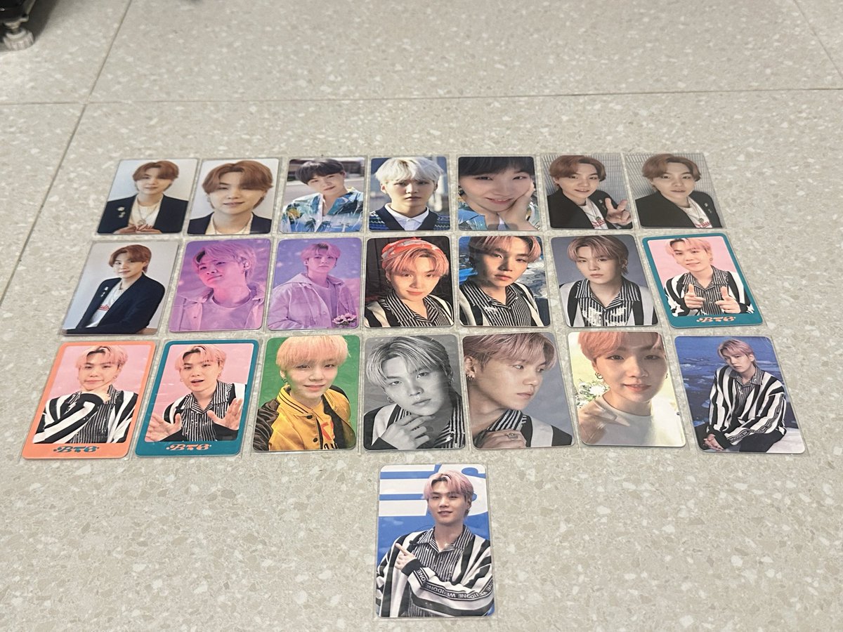NWenur's tweet photo. WTS PC Dicon Official only 5K/pcs #wts #pcbts #bts #army #BTS_WORLDTOUR_ARİRANG https://t.co/MmfBC8FKdX