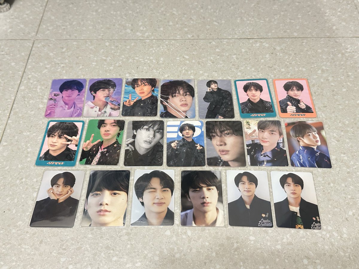 NWenur's tweet photo. WTS PC Dicon Official only 5K/pcs #wts #pcbts #bts #army #BTS_WORLDTOUR_ARİRANG https://t.co/MmfBC8FKdX