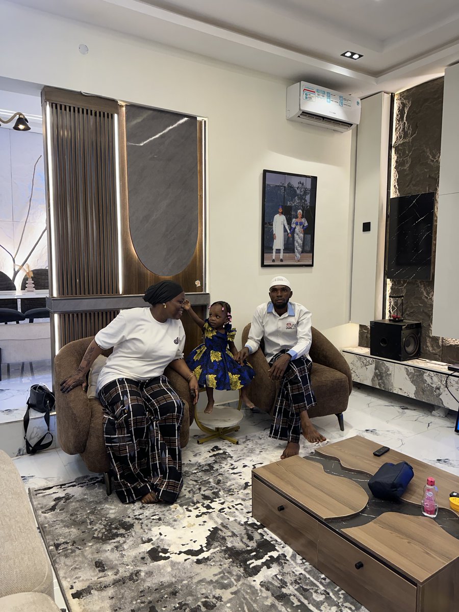 AbeniAde_'s tweet photo. First house and so many more to come Bi’idhnillah! ALHAMDULILLAHI. https://t.co/Kl7YoQAQ5H
