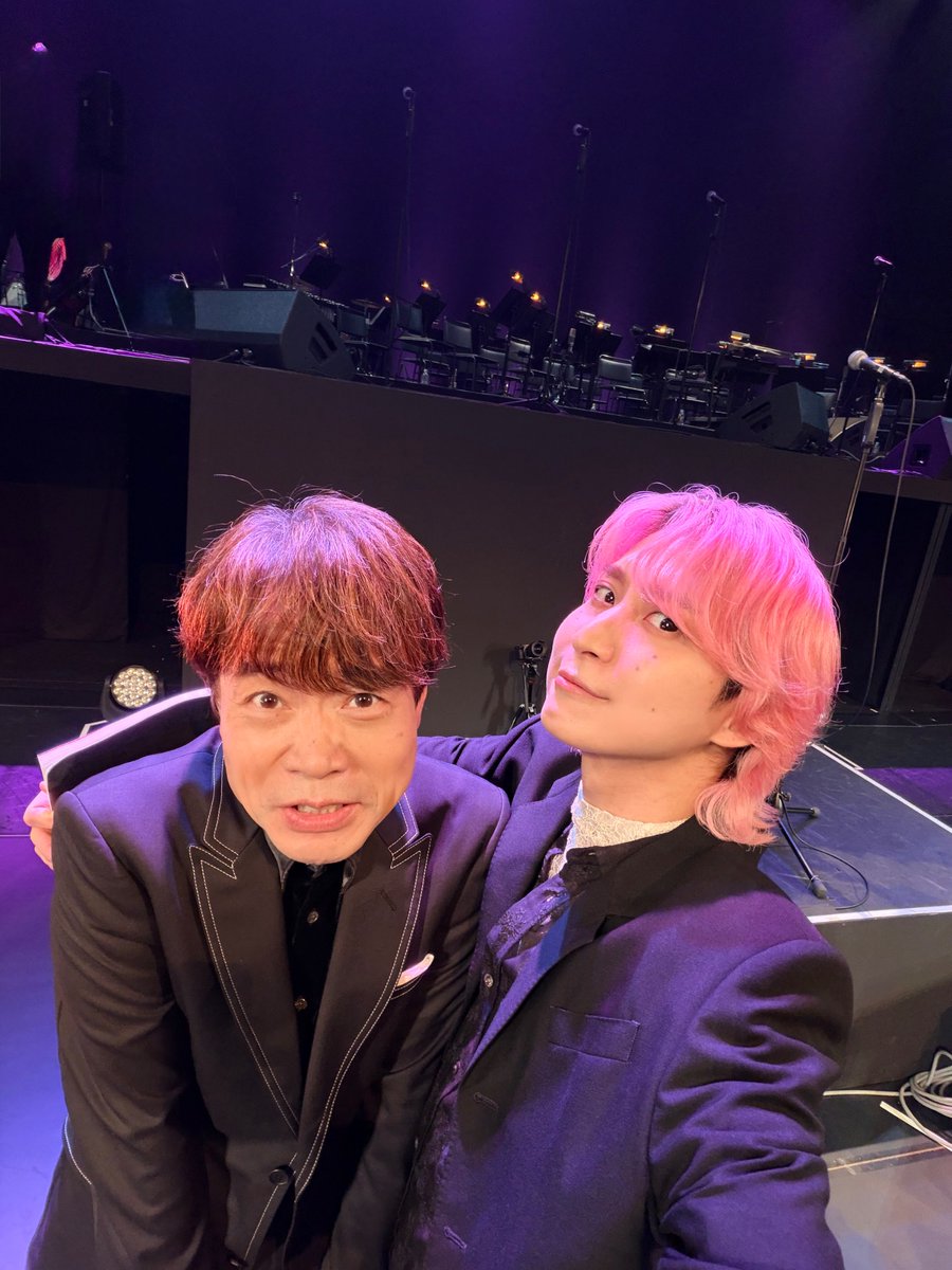 SAK_SAK_SAKUMA's tweet photo. #約束の果て 恒例の、
緑川さん、下野さん、中井さん、豊永くん

抱き締めさせていただきました (^^) https://t.co/OfJMLMxpU9