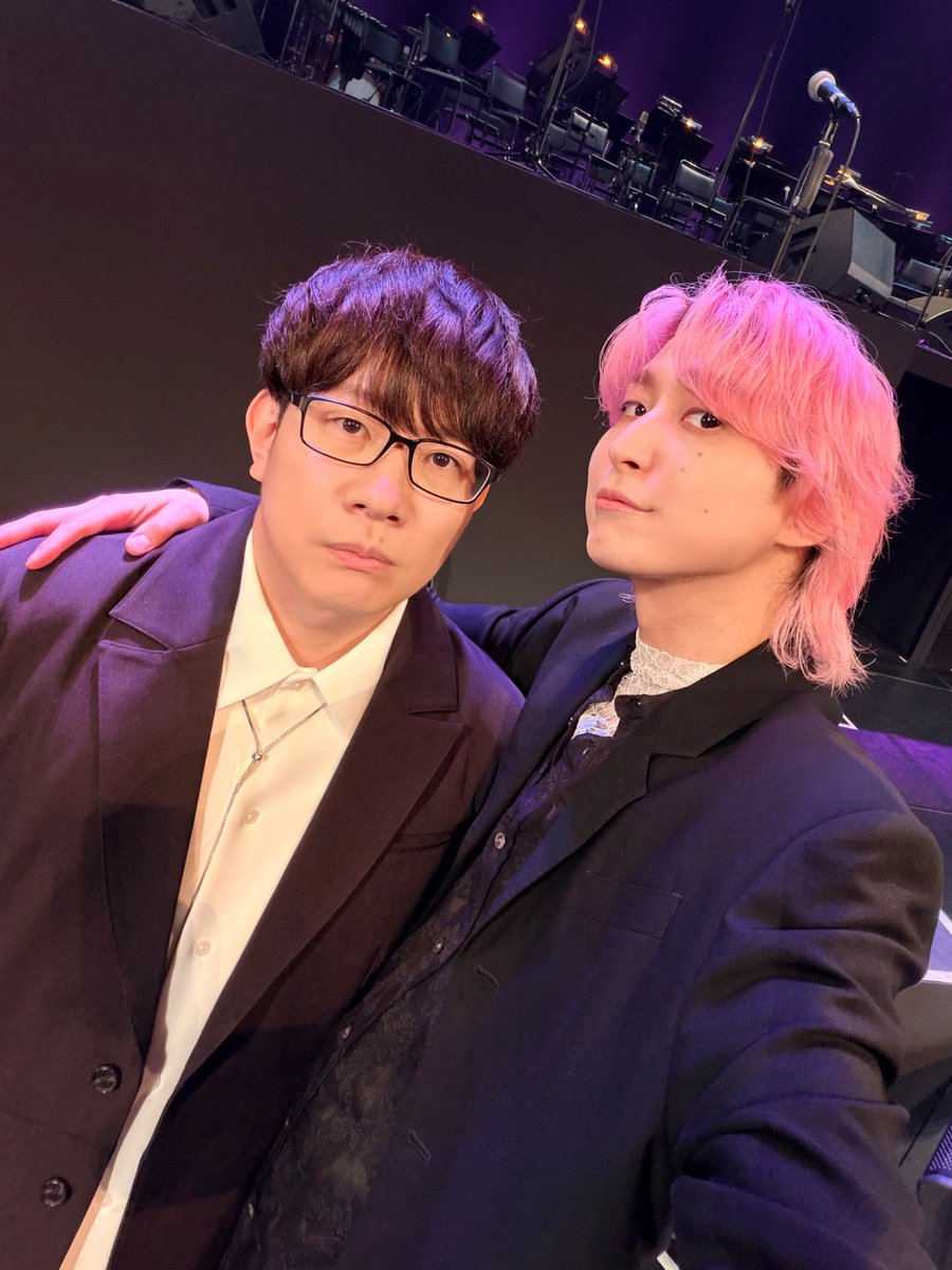 SAK_SAK_SAKUMA's tweet photo. #約束の果て 恒例の、
緑川さん、下野さん、中井さん、豊永くん

抱き締めさせていただきました (^^) https://t.co/OfJMLMxpU9