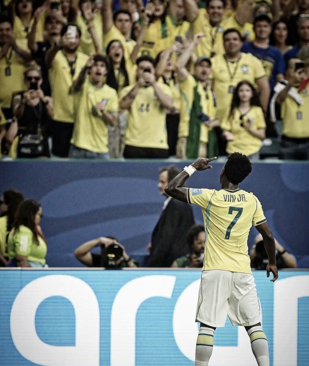 MissionBwo79740's tweet photo. Goalll Vini For Brazil 🇧🇷 💫🥹 https://t.co/rA9j3mWtrA