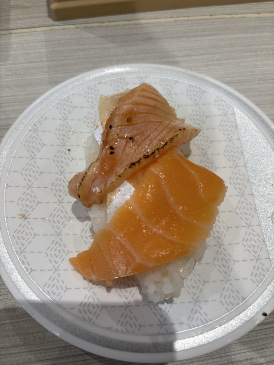datsushoshaman's tweet photo. 9/29
腕とクレアチンデビュー&amp;サーモン
クレアチンを買った日
筋肥大以上にモチベ肥大に繋がるクレアチン
興奮して豹柄のパンツも買った日
Keep going 🔥
#筋トレ 
#男磨き
#クレアチン https://t.co/C3Gy64s3Df