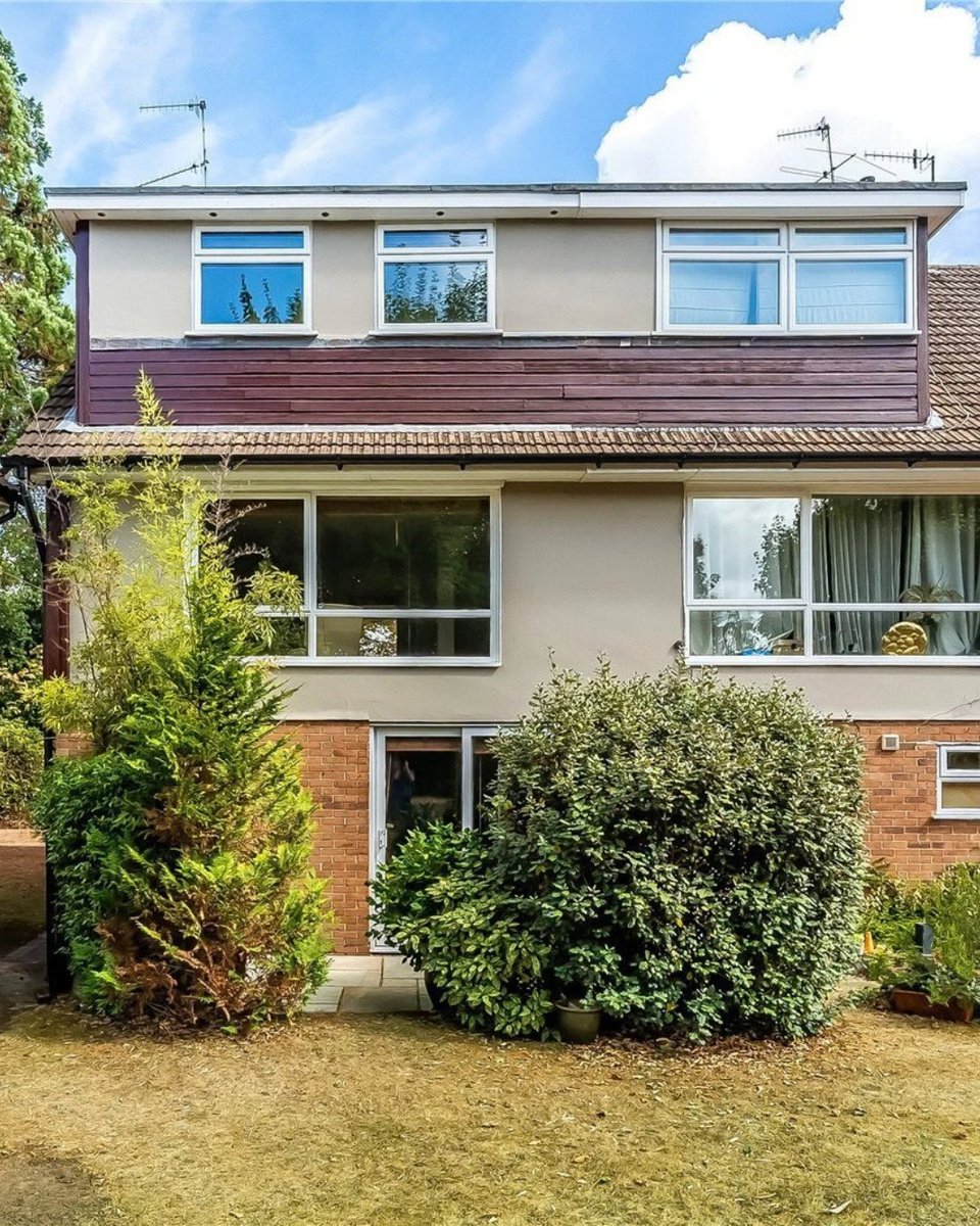 JS_Reigate's tweet photo. New listing
Reigate Road, Reigate, Surrey
Guide price £595,000

An extremely well-presented three bedroom end of terrace home, forming part of a centrally located private development.

https://t.co/S3v0icHtcU

#reigatepropertysales #movetoreigate #reigateestateagent #reigatehomes https://t.co/5g8ceas1EX