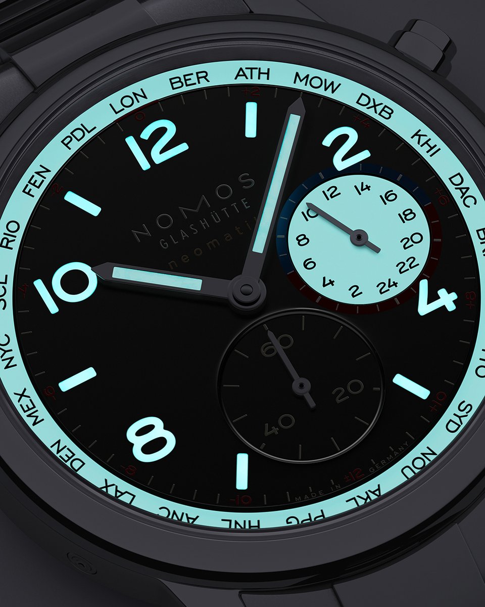 nomosglashuette's tweet photo. Enhanced focus, day and night: Introducing Club Sport neomatik #Worldtimer dark. Off-white numerals and hands, as well as a city ring and home time display are coated with Superluminova and glow blue in the dark Powered by the automatic caliber DUW 3202. 

https://t.co/qOchHDu81w https://t.co/KVFTXvWxkV