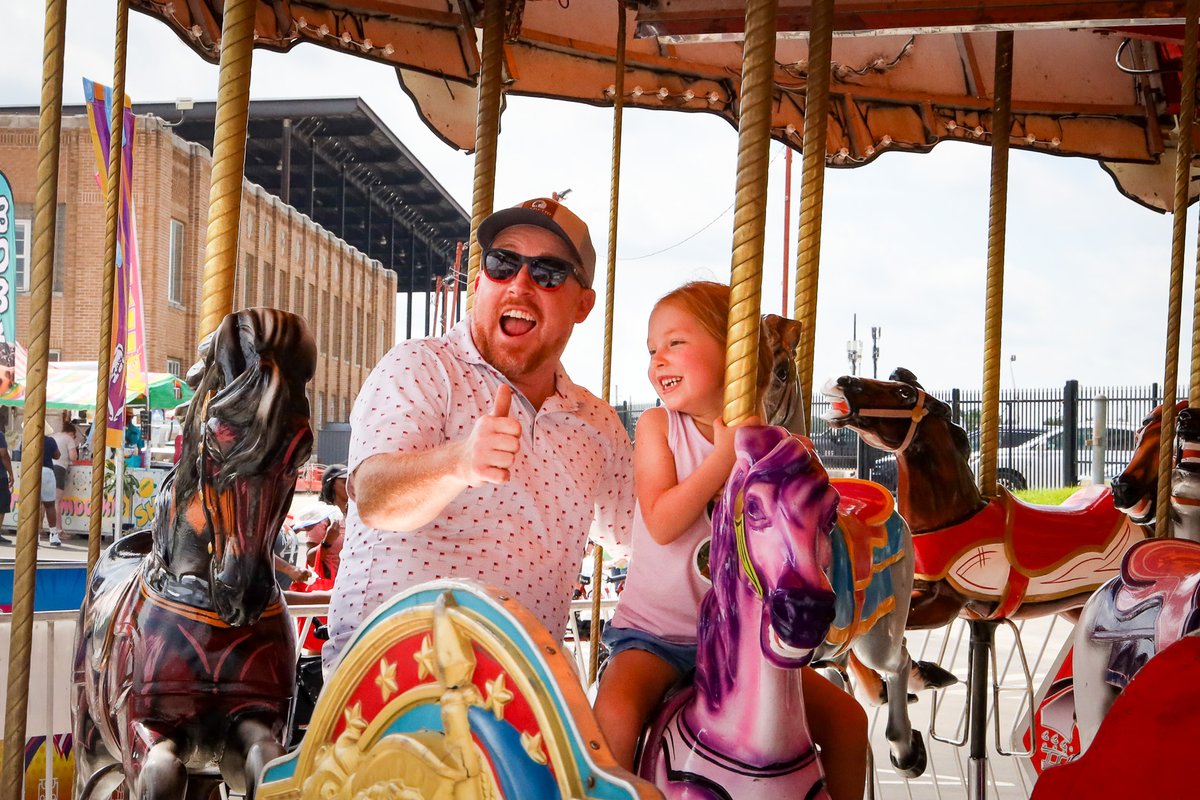 IndyStateFair's tweet photo. We're having a Fair flashback! What is your FAVORITE thing about the Fair? For us, the answer is easy! Our favorite thing is YOU! 💙 https://t.co/CYZYsUZUVd