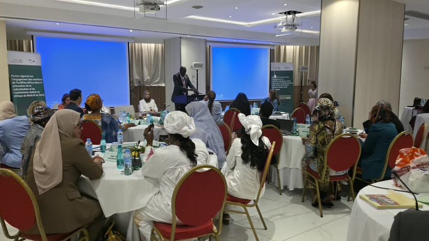 AUC_PAPS's tweet photo. Algiers, #Algeria 🇩🇿– Today, @_AUC_PAPS with AU-CTE and @GIZAfricanUnion convened a Regional Forum on the Engagement of FemWise Members in Preventing Radicalization & Violent Extremism in North Africa & the Sahel.

Opening remarks from Honourable Justice Effie Owuor (@FemWiseAfrica Co-Chair), Amb. Dr @madutdet  (Head of MDD), Ms Hassnaa Tamam (AYAP-North Africa) & Ms Salwa Makhloufi (Presidente de la Commission de Médiation du Conseil des Droits de l'Homme algérien) underscored the need for synergy between Member States, RECs, AU youth, women & civil society especially on prevention & early warning.

Purely security-driven responses are not enough: we need a holistic approach integrating economic, social & educational dimensions, with coordinated efforts from all stakeholders.

Women & youth are not just beneficiaries,  they are part of the solution. Their meaningful inclusion in this initiative is essential to building sustainable peace. 

#FemWiseAfrica #WomenPeaceSecurity 
#Youth4Peace #AU #GIZ