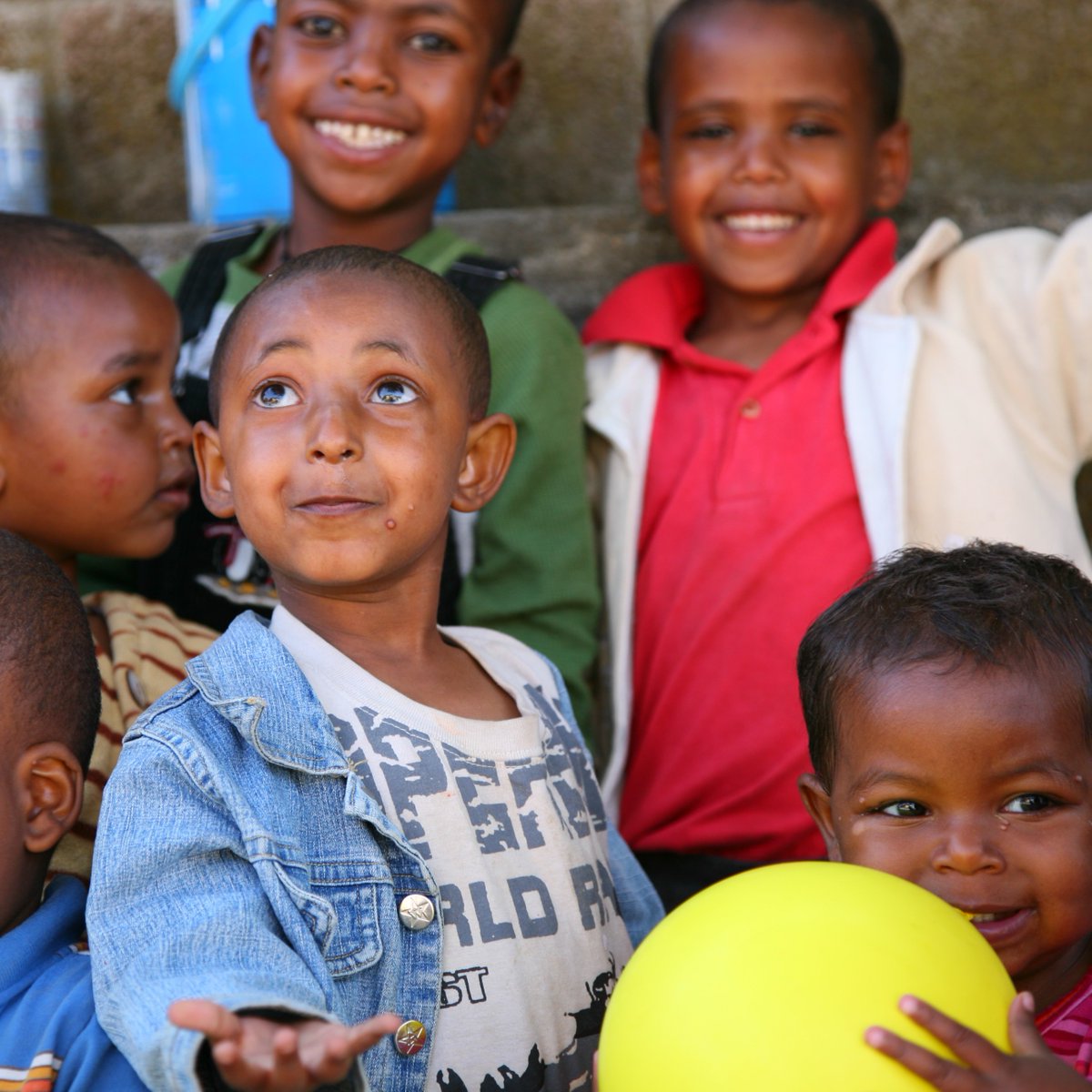LFCFoundation's tweet photo. In Debre Birhan City, Ethiopia, children displaced by conflict now have a safe place to learn, play, heal and grow 🏫🙌

As part of the global partnership between LFC Foundation and @RightToPlay_UK, a new three-classroom preschool has been built through the Reading and Inclusion for Safe Education (RISE) project.

Fully equipped with learning and play materials, the centre provides a safe, welcoming and child-friendly environment where young children can build confidence and learn through play ❤️