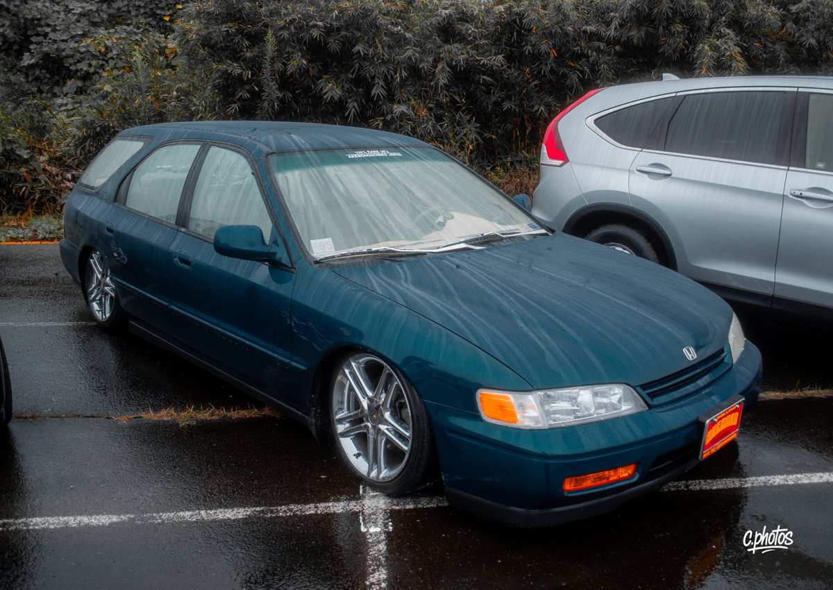 HideyukiC's tweet photo. #KDAYc14 参加の皆様、雨の中お疲れ様でした!
#KDAY
#akebonohomies
#akebonoUSDM
#アコードワゴン
#accordwagon
#newstreetstyle
#ニューストリートスタイル
#1997年仕様
#ウスドゥム
#まだ免許持ってない高校生の頃に先輩に連れてってもらったローライダーカーショーで見た憧れのスタイルを再現 https://t.co/I3Aikgz25g