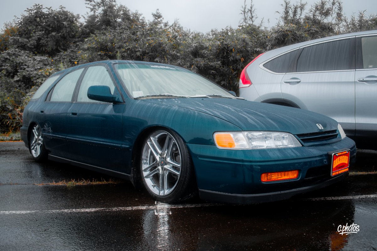 HideyukiC's tweet photo. #KDAYc14 参加の皆様、雨の中お疲れ様でした!
#KDAY
#akebonohomies
#akebonoUSDM
#アコードワゴン
#accordwagon
#newstreetstyle
#ニューストリートスタイル
#1997年仕様
#ウスドゥム
#まだ免許持ってない高校生の頃に先輩に連れてってもらったローライダーカーショーで見た憧れのスタイルを再現 https://t.co/I3Aikgz25g