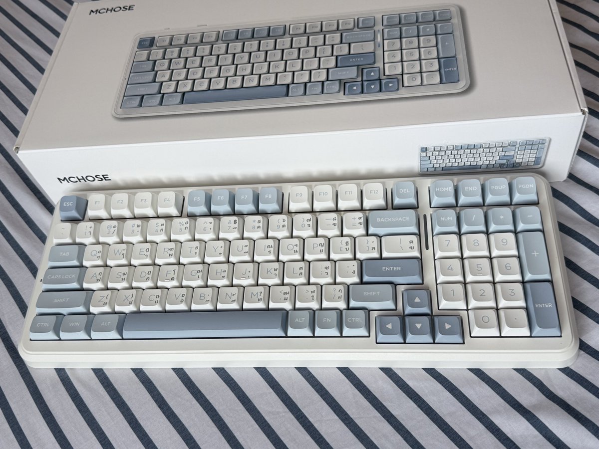 Axm_qm's tweet photo. 💙MCHOSE K99 V3 💙
- คีย์บอร์ดเกมมิ่งไร้สาย 98% 
- Tri-mode wireless (BT 5.0 / 2.4GHz / USB-C)
- polling rate 8K ทั้ง wired และ wireless
- แบตเตอรี่ 10,000mAh
- ซื้อมาเมื่อวันที่ 21/8/69
🩷ซื้อมา 2,617 บาท ปล่อยต่อ 1800 บาท🩷 
#คีย์บอร์ด #keybord #ส่งต่อคีย์บอร์ด https://t.co/abhOJNbNfB