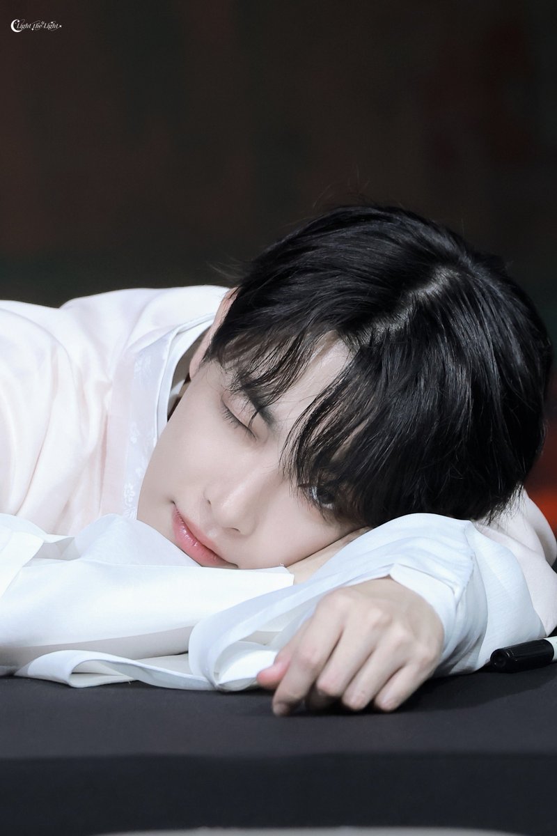 lightthelight98's tweet photo. 260929

#에이티즈 #ATEEZ #홍중 #HONGJOONG https://t.co/c9Werfq3r9