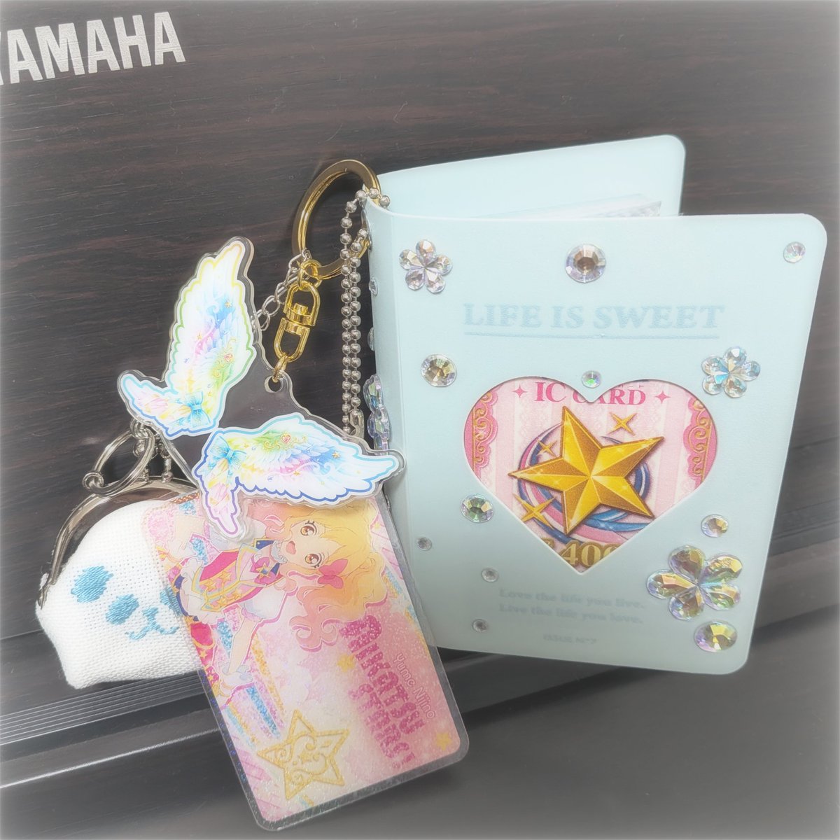 krnweh's tweet photo. 持ち運びミニバインダーのデコできた〜❣️
百均のシールって凄いねぇ…… https://t.co/4BFmRdEdKo