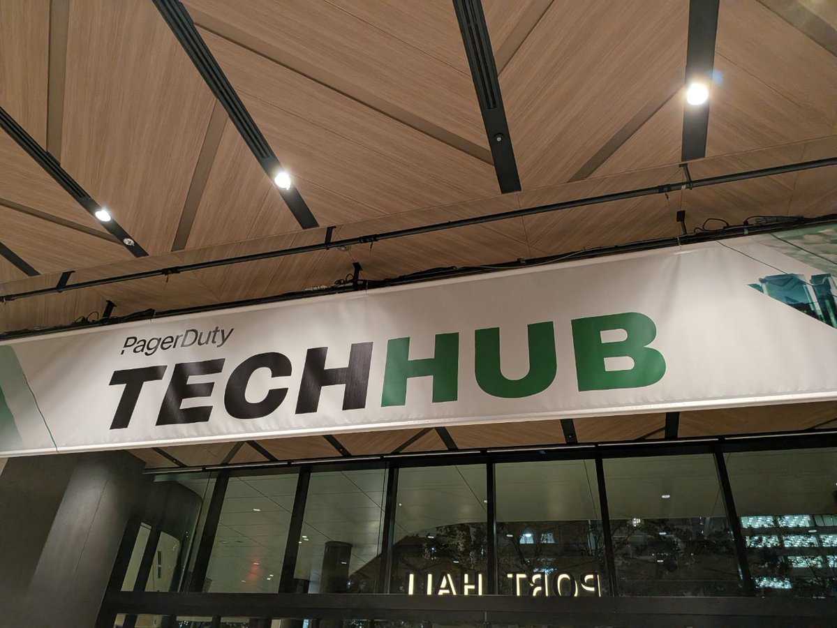 ymd65536's tweet photo. PagerDuty Tech Hub!
サラダバー!!
PagerDuty Challenge Cupで実況を担当しました!
今までにない本当に貴重な経験でした!お疲れ様でした!
#PagerDuty #PDTechHub #techhub https://t.co/wLJbd7Y2gV