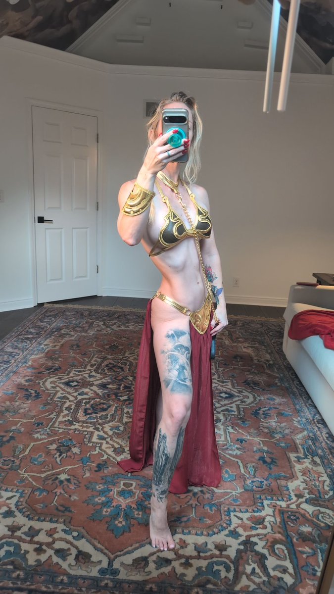 CarmillaVess's tweet photo. Going out --> cosplay --> everyday. Which one is your favorite?
#gymtime #gymgirls #fitwomen #fitwoman #muscularwomen #bodyhair #fitness #selfie #smile #armpit https://t.co/dmnJMwfmCp