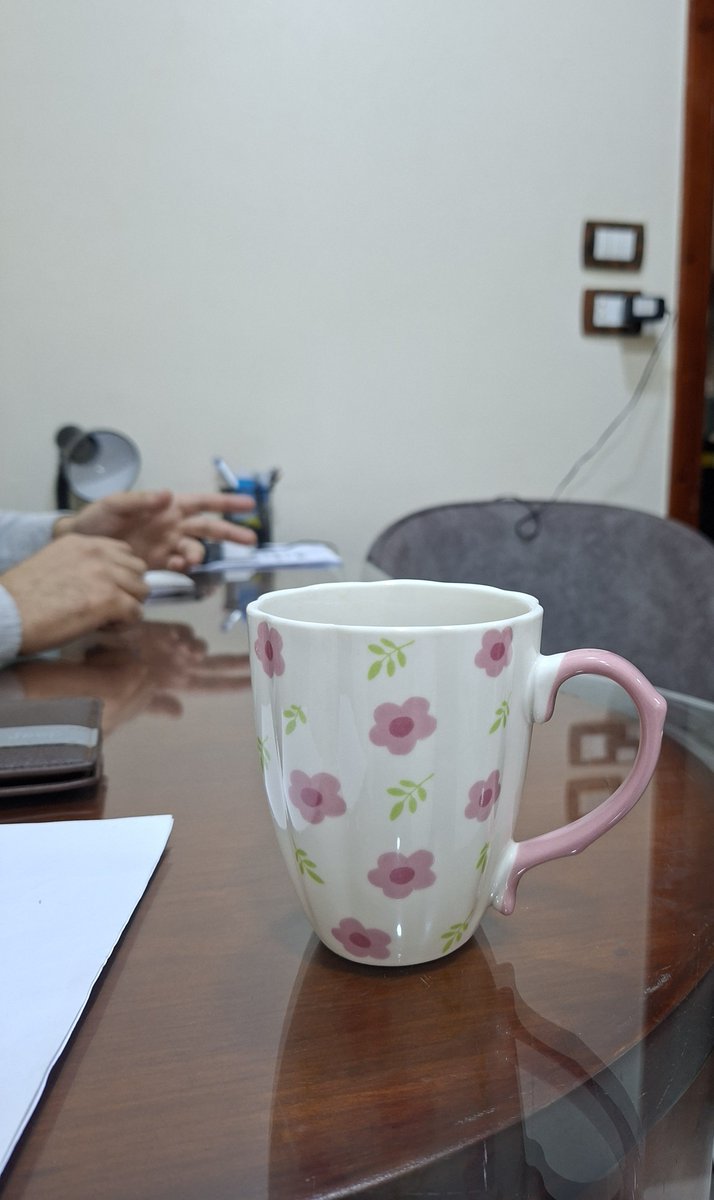 ranee290's tweet photo. جبت مج يفتح نفسي ف الشغل https://t.co/F3Oh63vyvT