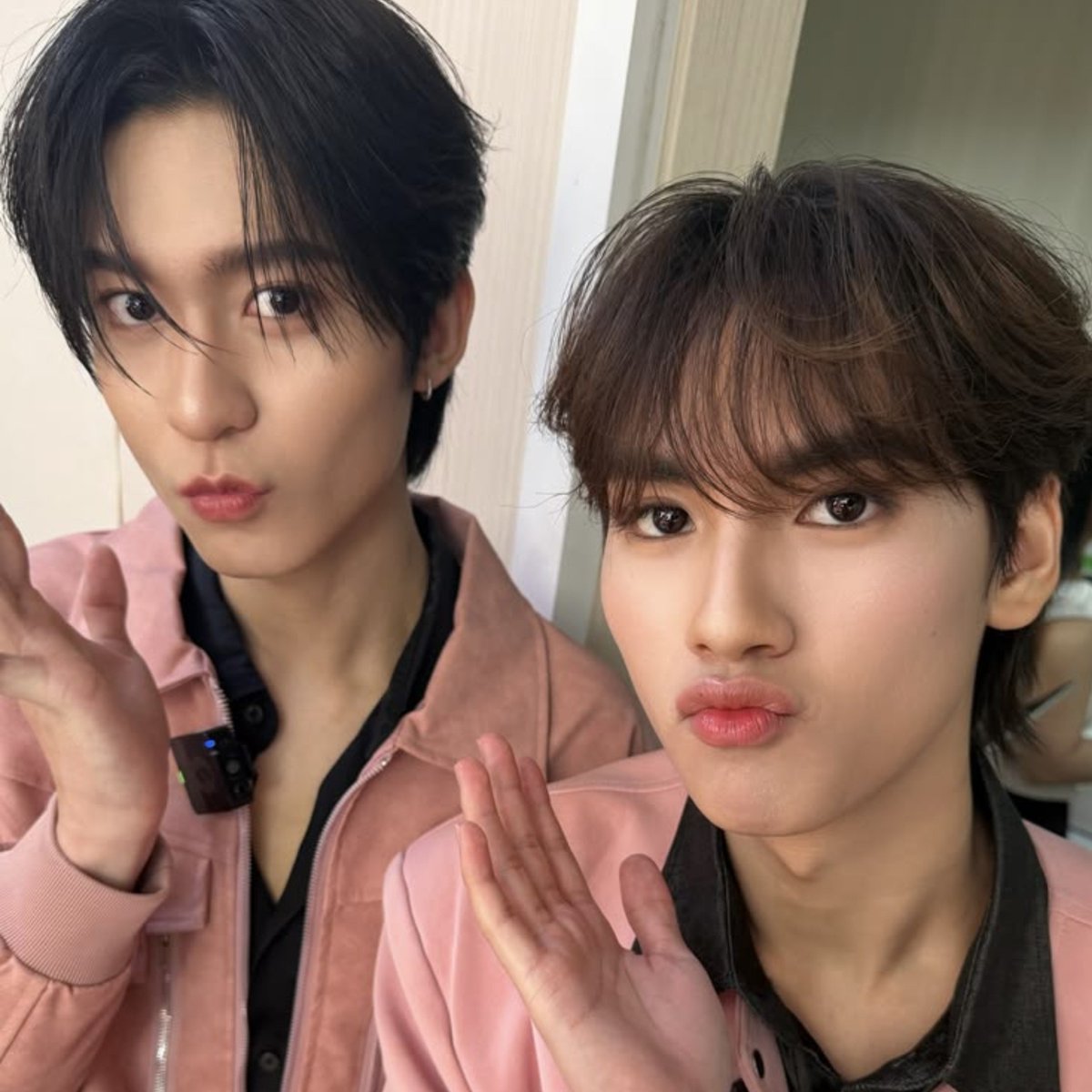 edgeofthirdwan's tweet photo. I got pink 🌸
reply and i'll give you a color to assign with your favs ^3^ https://t.co/O0YJhkHshi