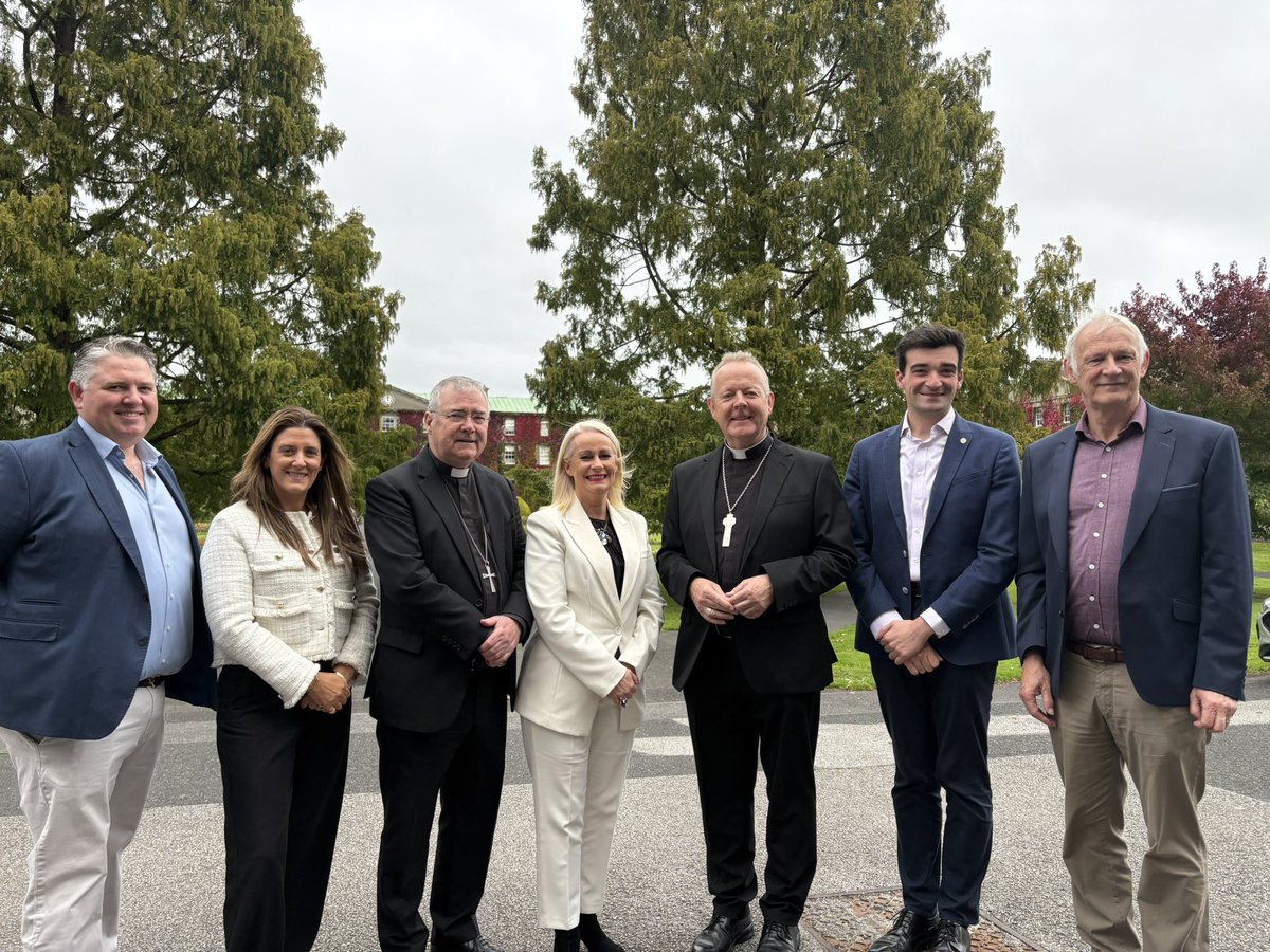CatholicBishops's tweet photo. We hosted an informative and challenging conference today in @StPatsMaynooth inspired by @Pontifex’s encyclical letter #MagnificentHumanity. Thank you to our contributors and audience for your concern to safeguard people in this age of #AI @ArchbishopEamon https://t.co/NmKdNo8aC5