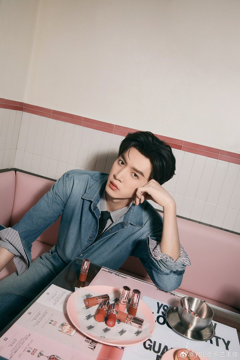 chenzheyuanzi's tweet photo. #ChenZheyuan’s officially announced as YSL Beauty’s Brand Ambassador💄

he’s the first male celeb in China to hold dual titles with both Saint Laurent’s fashion and YSL Beauty lines. a rare full-line partnership spanning Kering &amp; L’Oréal. truly a major recognition from YSL! https://t.co/Jk30QiXpvn