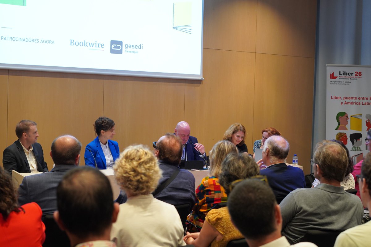 CEDROenlinea's tweet photo. 🤖📚 Hoy, en #Liber2026, hemos analizado los retos que plantea la #IA para #autores y #editores, así como las soluciones regulatorias y los modelos de gestión de derechos que Europa necesita para compatibilizar innovación y protección de los #DerechosDeAutor.
Un debate en el que han participado:
👉Carmen González, consejera de Cultura de la Representación Permanente de España en la UE
👉Hege Døssland, directora de Licencias de Kopinor.
👉Jorge Corrales, director general de CEDRO.
Moderado por: Daniel Fernández, presidente del Gremi d’Editors de Catalunya y vicepresidente 1.º de CEDRO.
¡Muchas gracias a todas las personas que habéis asistido hoy a este debate!
#IA #PropiedadIntelectual #Europa #DerechosDeAutor