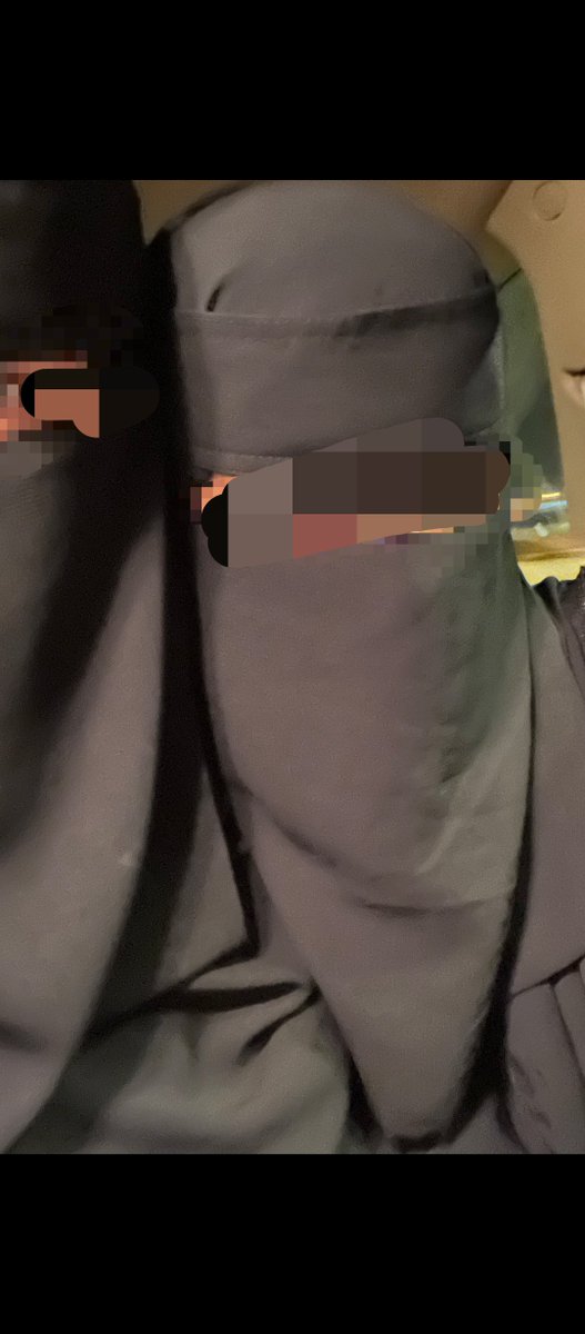 xtx31k's tweet photo. سعودية جنوبية ابا عن جد  ومجبوره على النقاب ومغصوبه عليه من عمري ١٢-١٣ سنه 
انحرمت من أشياء كثيرة عشان قطعه القماش الخايسه هذي
الله يفك عوقنا
#٢٠٣٠_بلا_نقاب https://t.co/c5cFg4sfNi