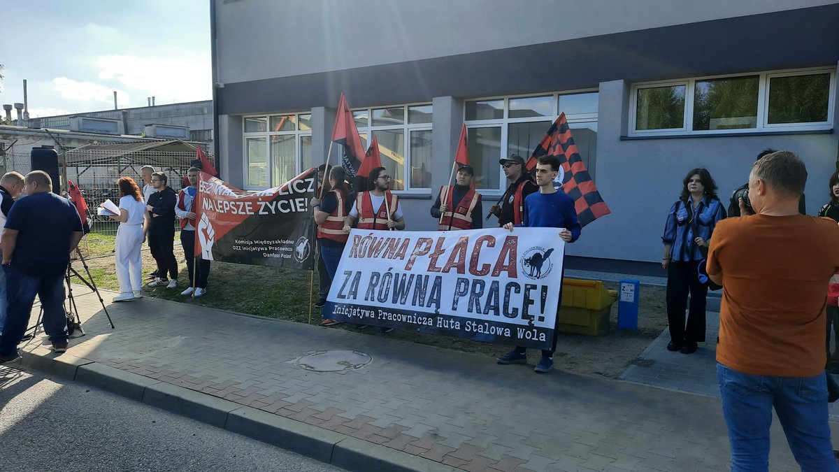 pawelpreneta's tweet photo. Dziś w Stalowej Woli z pracownikami Oddziału I, którzy domagają się takich samych praw jakie mają pracownicy HSW, z którą Oddział I jest łączony. https://t.co/YG3FN3dIf4