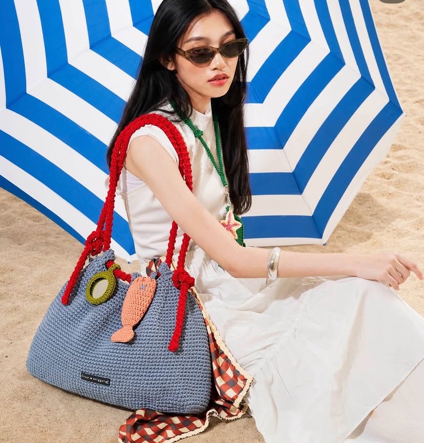 jungjless's tweet photo. GEMES BGTTT tas rajut dari brand lokal ini. Ngeluarin tas tema pantai yang super lucu lucu https://t.co/pMI0JoYZPo