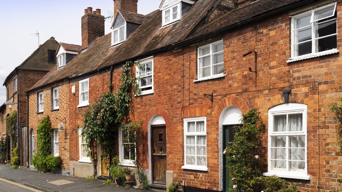 EagleSignalUsa's tweet photo. 🚨BREAKING: The Labour Government have dropped the amount of time a property can sit empty from 2 years to just SIX MONTHS before a local council can apply to take control of it

This is allegedly due to the 'housing crisis' in Britain and it is believed 300,000 homes will be affected

Britain does not have a housing crisis, it has an overpopulation crisis driven by mass immigration

They import millions of people and then tell you they need to seize your property to house these people

Complete Communism

FOLLOW ME THE NEXT DROP WILL BE SHOCKING