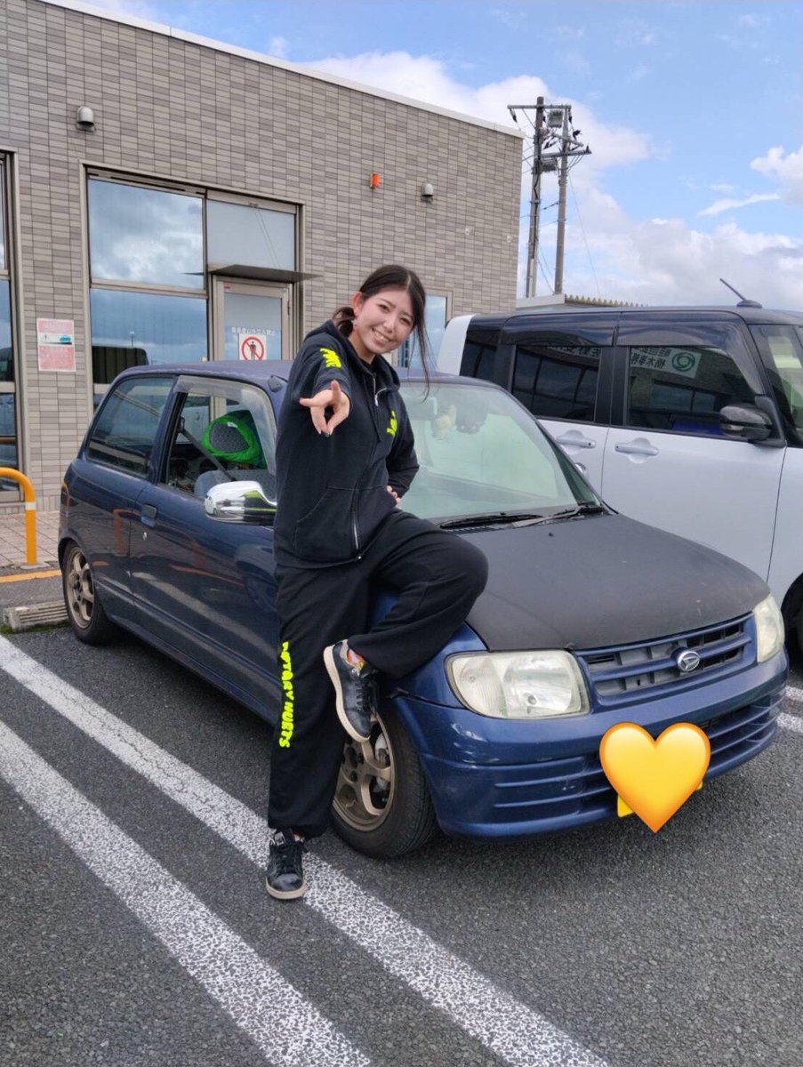 breathofpink's tweet photo. そしてこっちが"車が好き"が一般の女性とかけ離れすぎて彼氏ができない女性 https://t.co/YVghysEDXj