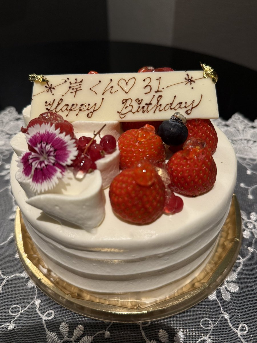 Kc929GOD's tweet photo. 今年もハイアットリージェンシー横浜で岸くんのお誕生日をお祝い🥂
岸くん💜31歳のお誕生日おめでとう🎂🥳
ケーキ美味しい〜😋
#岸優太誕生祭2026
#Kc_HBDay
#YutaKishi https://t.co/6E4TDDCliO