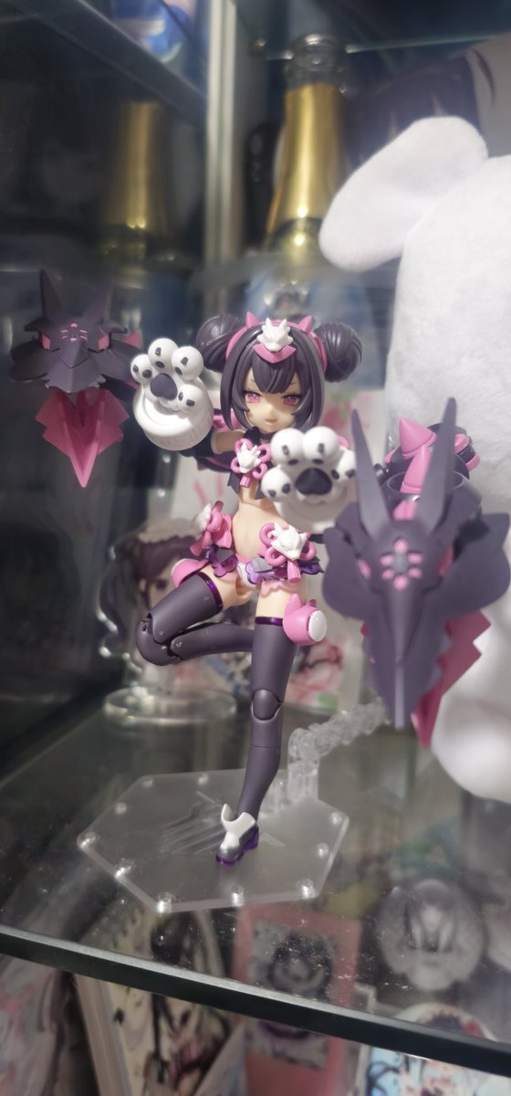 pnkdf708's tweet photo. ごまちゃんに影響されて初プラモを作りました！
道具無しでなんとか無事に完成
ざっくりで作っても結構時間掛かるものですね꜀(  ꜆-  -)꜆
#ちゃんごまみて https://t.co/QCqjhpRqSj