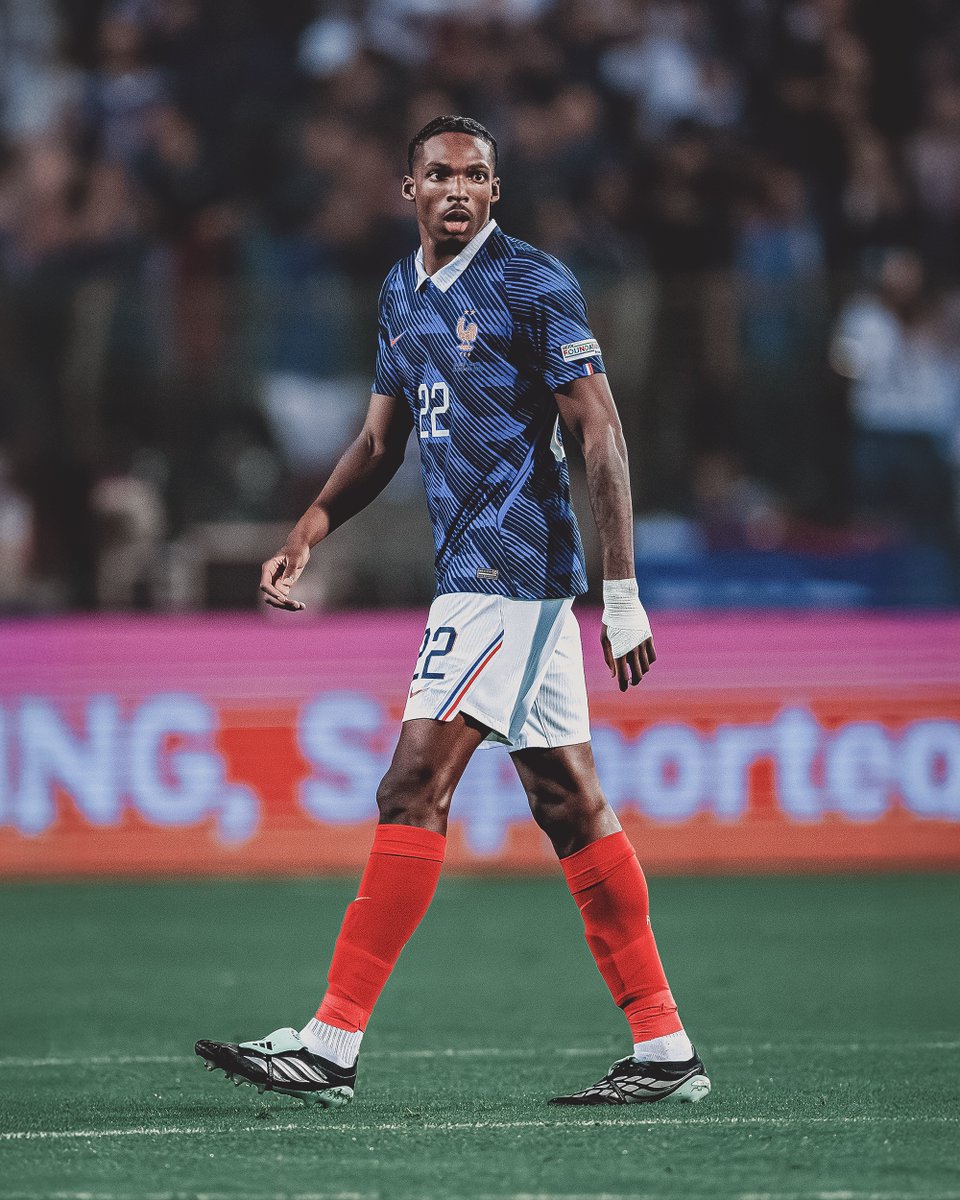 SI_FootballClub's tweet photo. Jérémy Jacquet. Rolls Royce. https://t.co/CNYYAXQ9l6